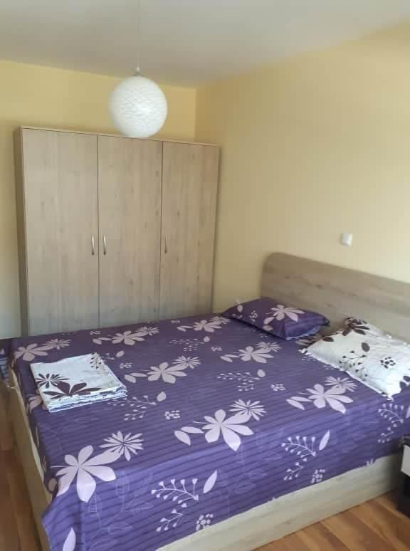 Ferienwohnung Cozy Apartament Naydenov Burgas City Exterior foto