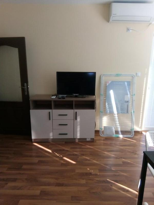 Ferienwohnung Cozy Apartament Naydenov Burgas City Exterior foto